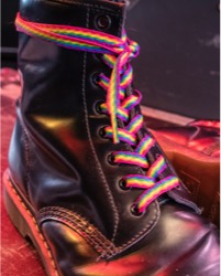 THE CLASSIC CROSS LACE